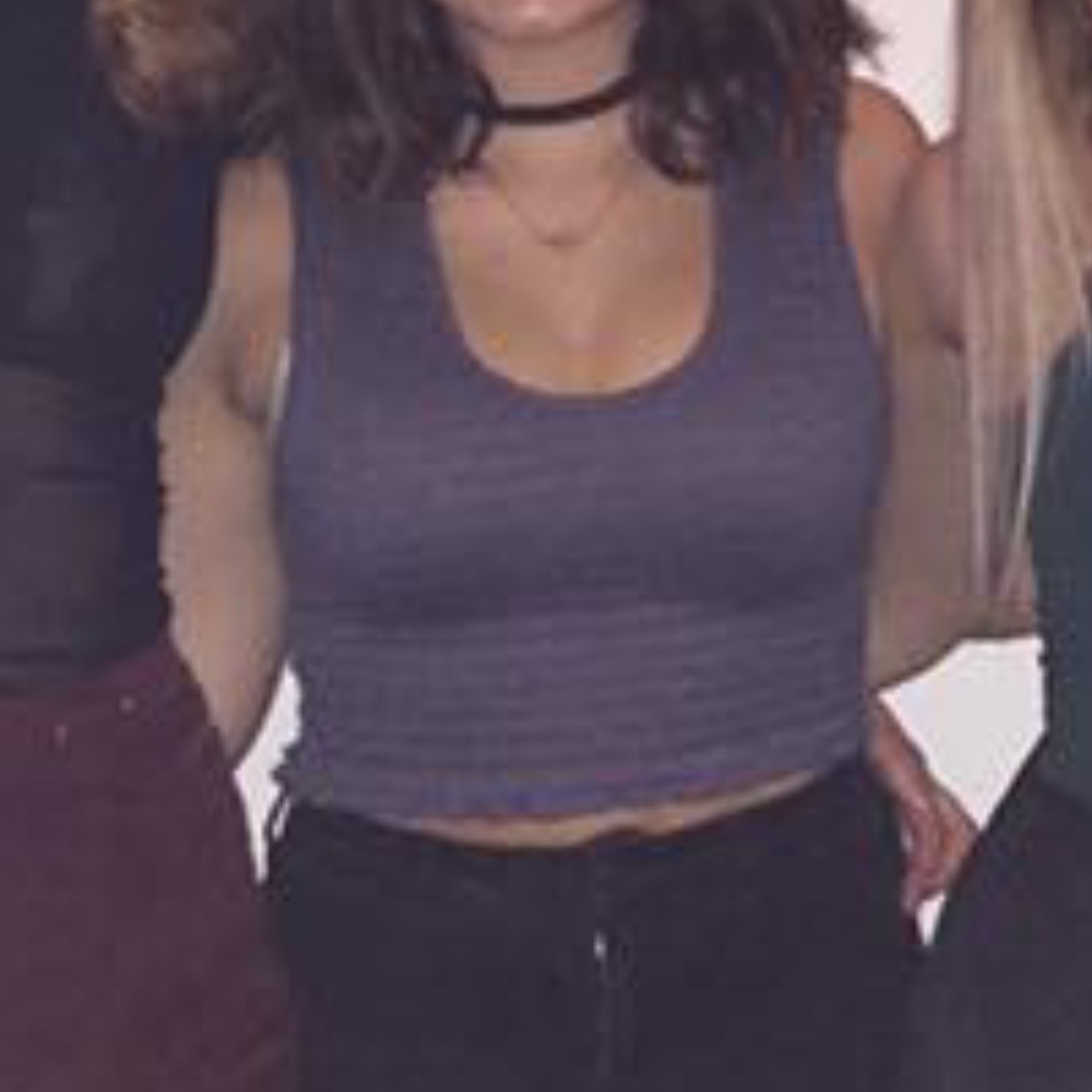 RUFFLED CROP TOP